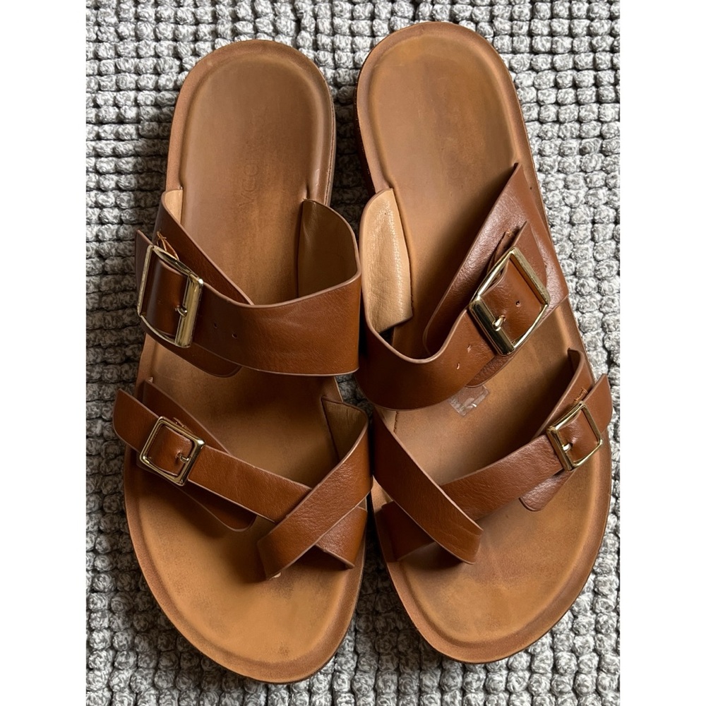 TOP Moda Women’s 9 Brown Tan Faux Leather Slip On Sandals. - Picture 3 of 6